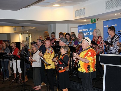 IMG_3046_Ukuleles_11